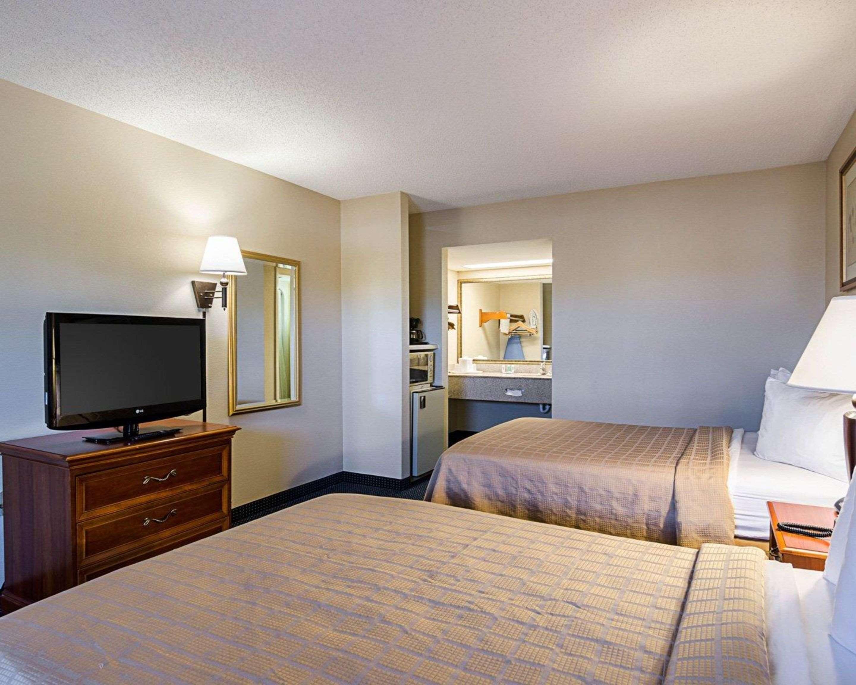Quality Inn Troutville - Roanoke North Exterior foto