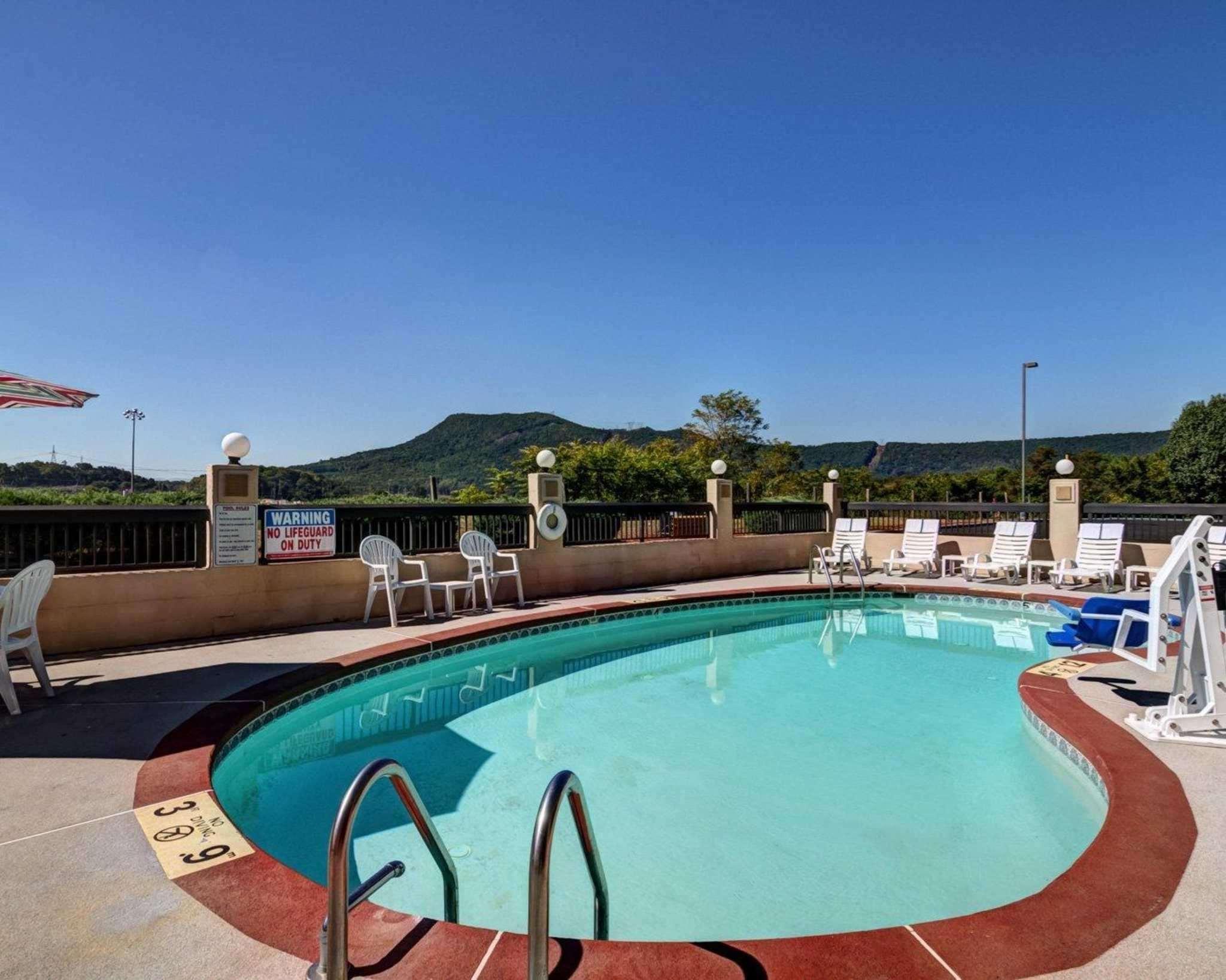 Quality Inn Troutville - Roanoke North Exterior foto